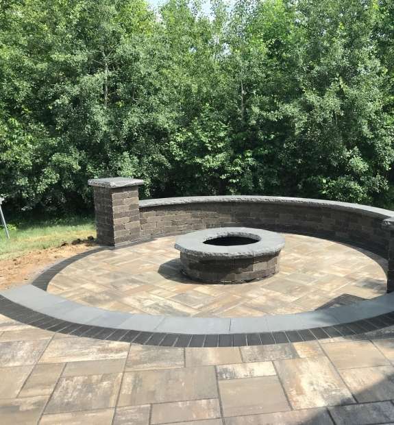 Residential hardscaping service image from Stonework's Landscaping