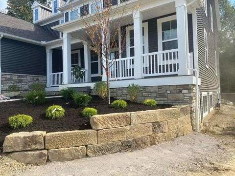 Layered softscape planting bed